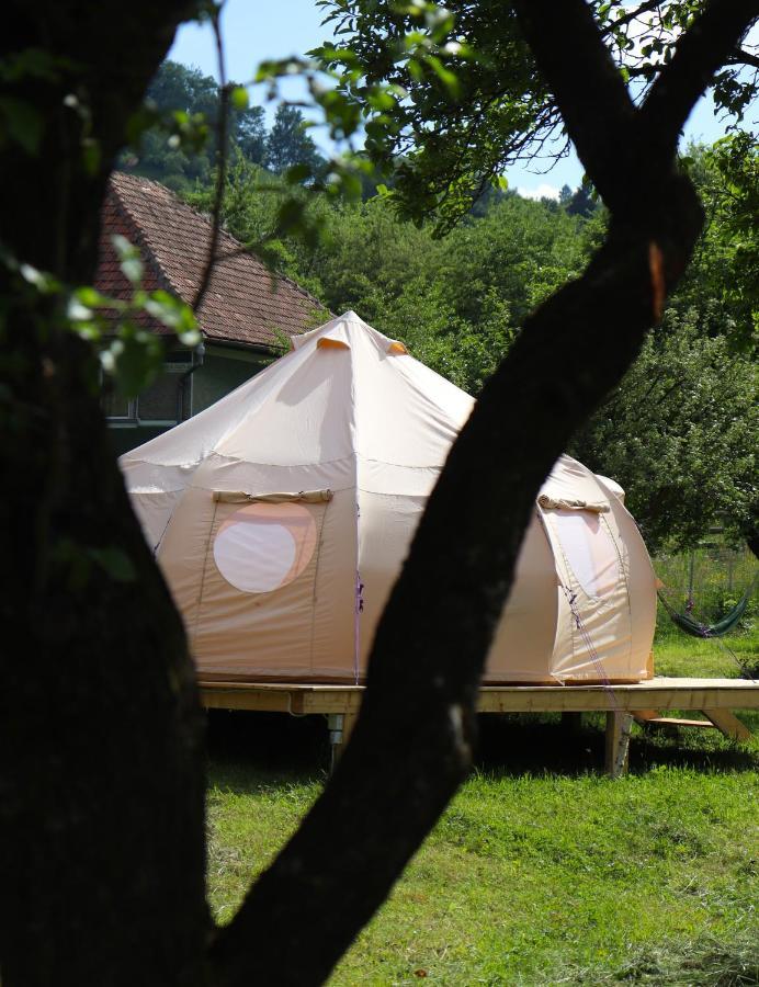 Flore'S Garden Glamping Bran  Ngoại thất bức ảnh