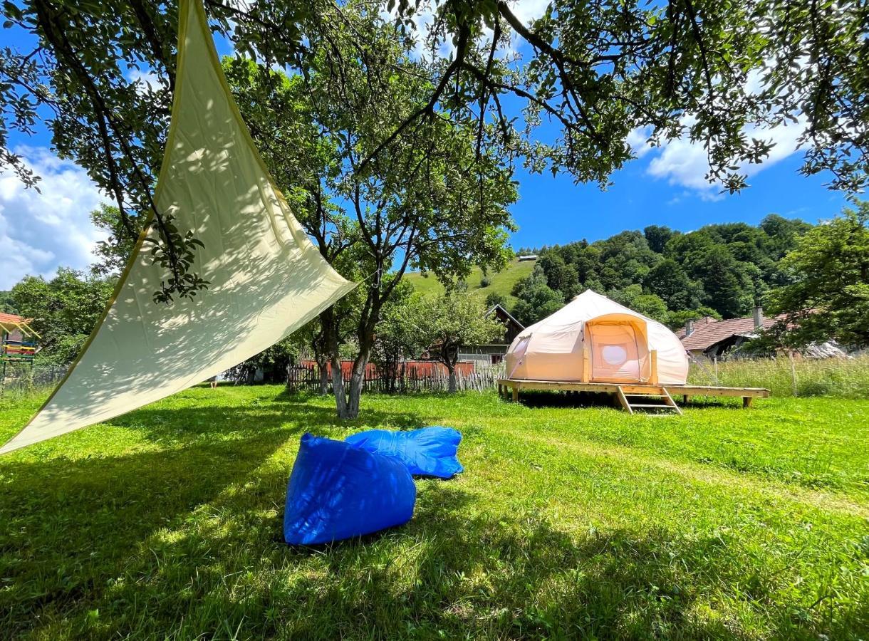 Flore'S Garden Glamping Bran  Ngoại thất bức ảnh
