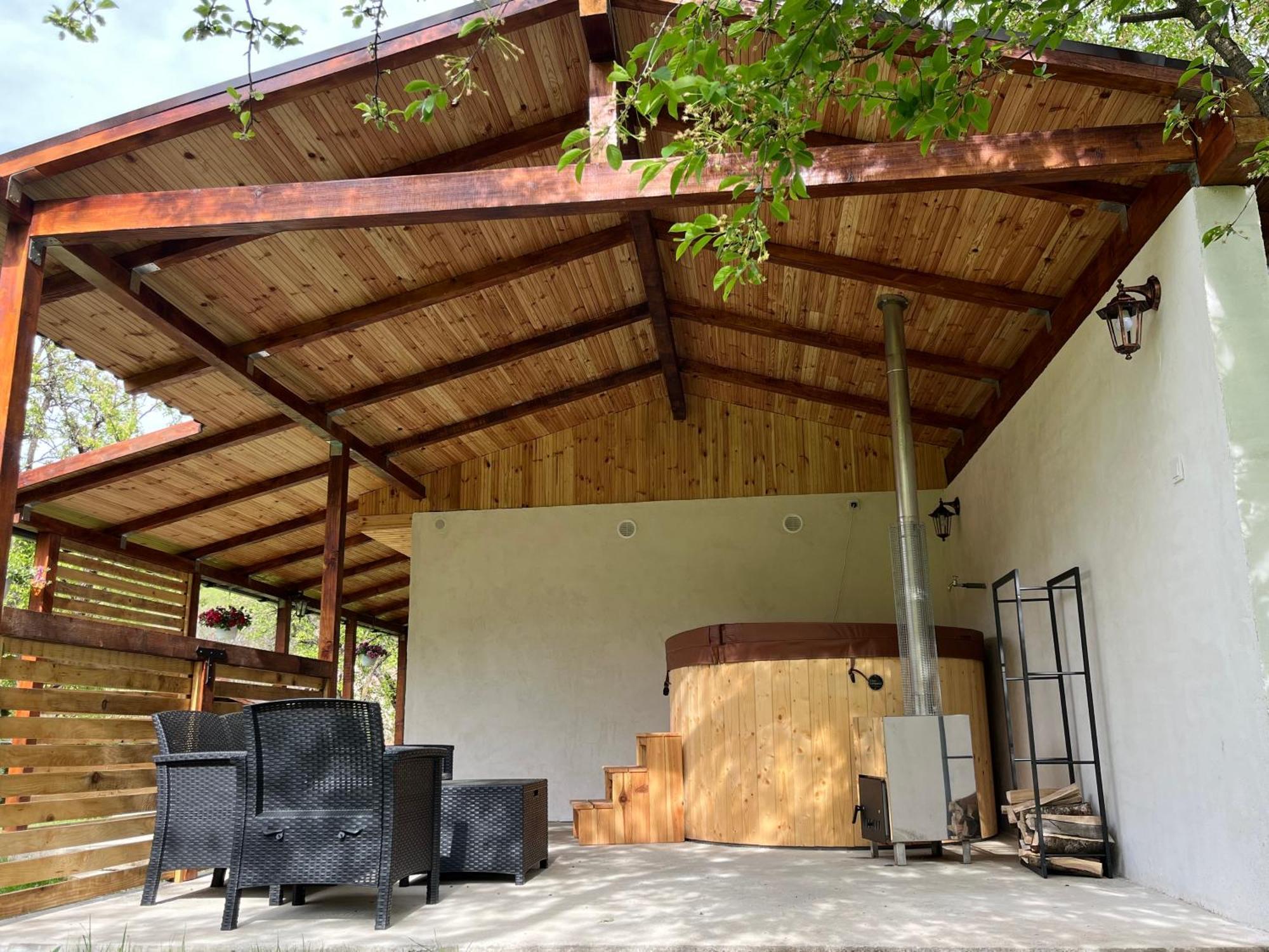 Flore'S Garden Glamping Bran  Ngoại thất bức ảnh